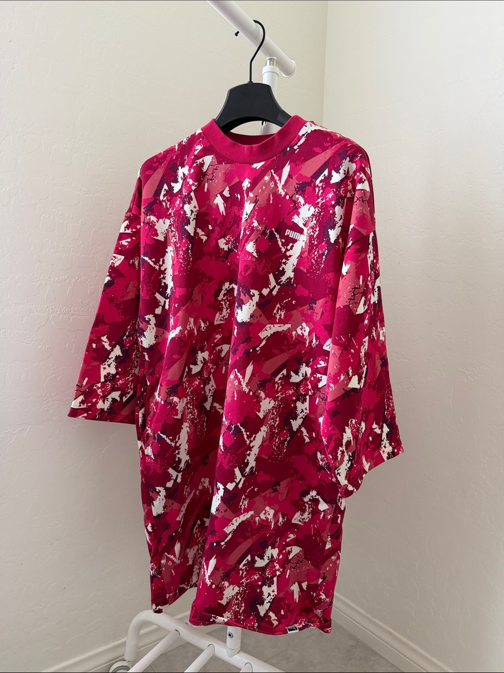 Puma Men’s/Mid-length Dress in Fuchsia and White Abstract Print